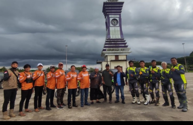 
 Wabup Muh Rusli Kenalkan Destinasi Tanah Bumbu ke Kabupaten Paser