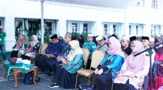 
 Kafilah MTQ Tanbu Disambut Pemerintah Kota Banjarbaru