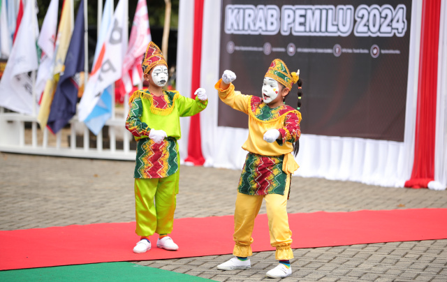 
 Warisi Bakat Lena Leni, Luna dan Reyhan Berhasil Juara Nasional Seni Pantomim di Jakarta